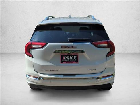 Used 2024 GMC Terrain Denali w/ Denali Premium Package AWD/4WD image 6