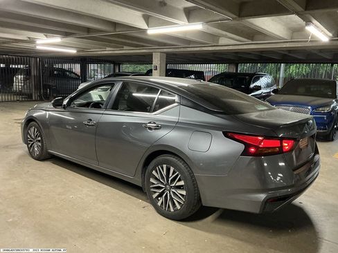 Used 2023 Nissan Altima 2.5 SV image 5