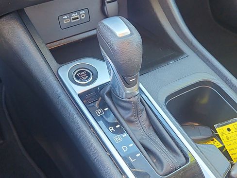 Certified 2023 Nissan Sentra SV image 15