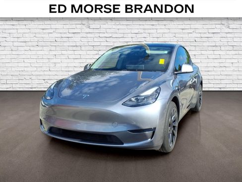 Used 2024 Tesla Model Y Long Range AWD/4WD image 1