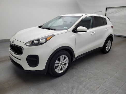 Used 2017 Kia Sportage LX image 2