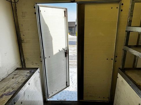 Used 2016 Chevrolet Express 3500 image 37