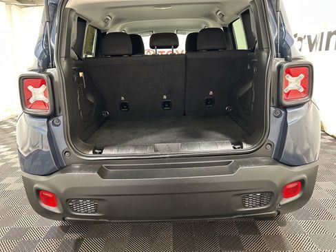 Used 2023 Jeep Renegade Latitude image 17