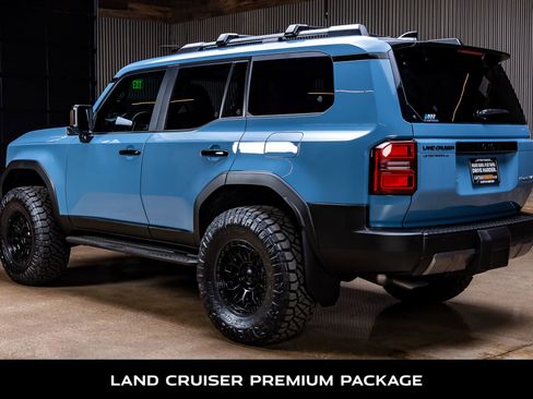 Used 2025 Toyota Land Cruiser image 7