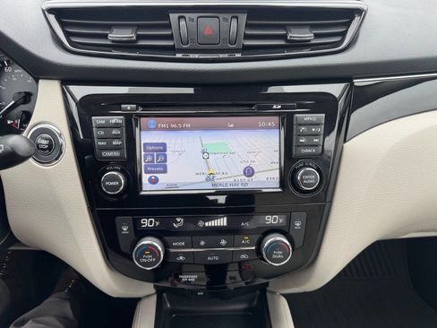 Used 2017 Nissan Rogue Sport SL w/ SL Premium Package image 21