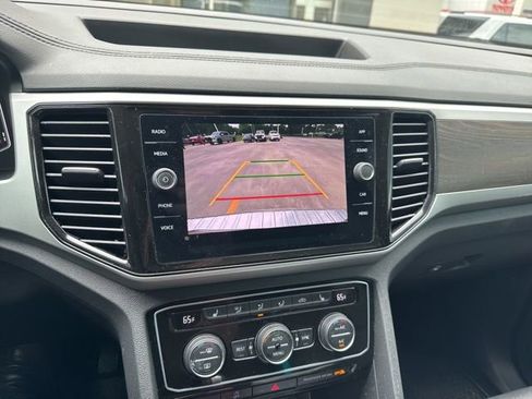 Used 2023 Volkswagen Atlas SE w/ Panoramic Sunroof Package FWD image 30