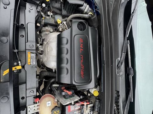 Used 2019 Jeep Renegade Sport FWD image 2