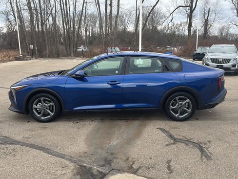 Used 2025 Kia K4 LXS image 2