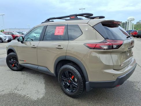 Certified 2025 Nissan Rogue SV AWD/4WD image 16