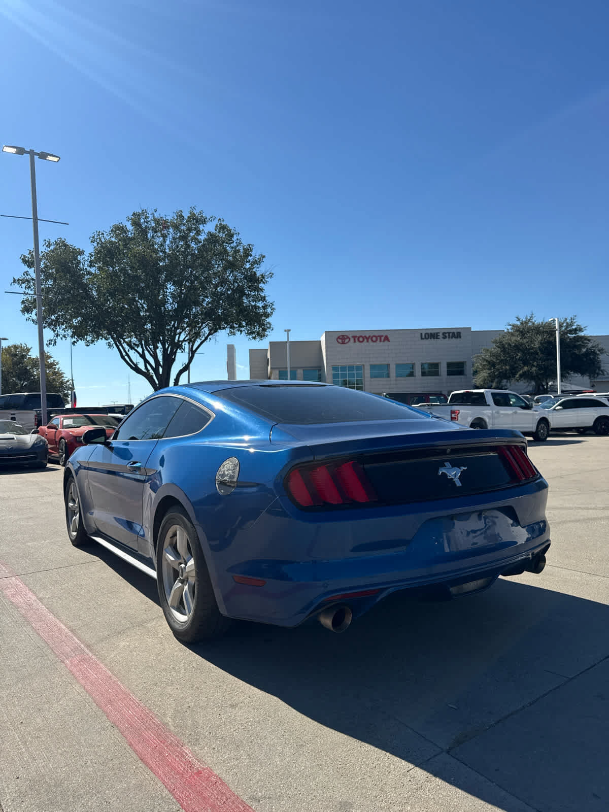 Used 2017 Ford Mustang Coupe RWD image 2