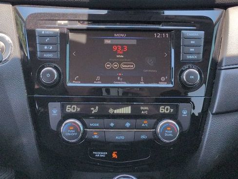 Used 2019 Nissan Rogue SV FWD image 18