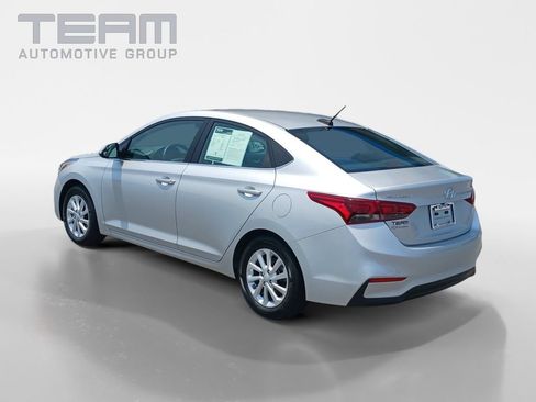Used 2022 Hyundai Accent SEL FWD image 5