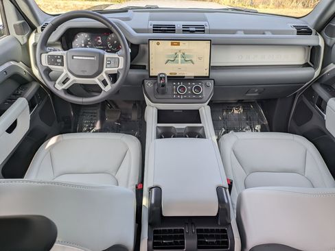 New 2026 Land Rover Defender 110 X-Dynamic SE image 25