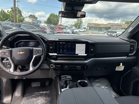 New 2025 Chevrolet Silverado 1500 LT w/ Z71 Off-Road Package image 17