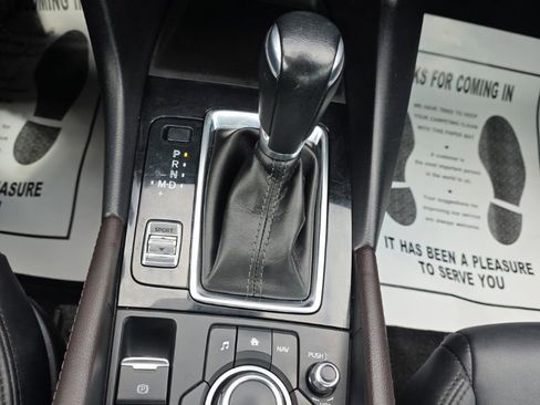 Used 2018 MAZDA MAZDA3 Touring FWD image 20