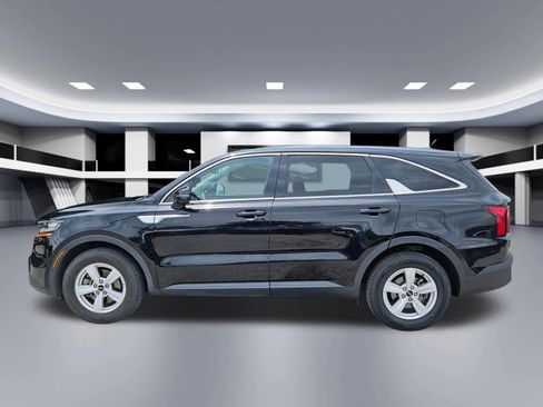 Used 2022 Kia Sorento LX FWD image 3