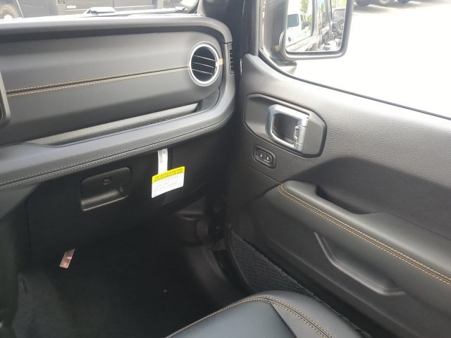 New 2026 Jeep Wrangler Unlimited Sahara AWD/4WD image 19