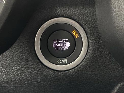 New 2026 RAM 1500 4x4 Crew Cab image 47