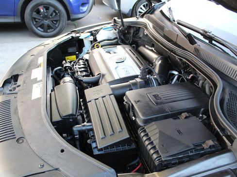 Used 2014 Volkswagen CC Executive FWD image 40