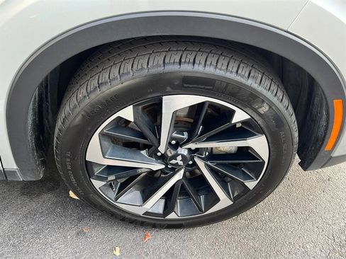 Used 2024 Mitsubishi Outlander SE image 10