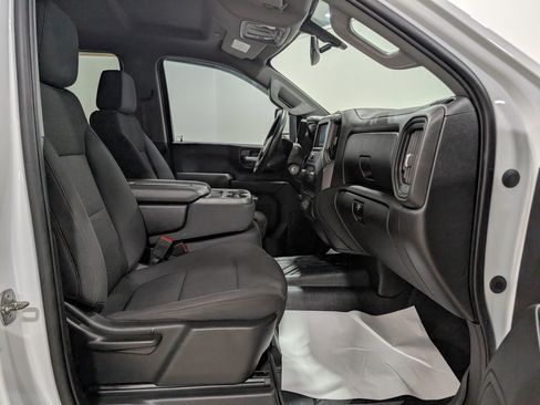 Used 2021 Chevrolet Silverado 2500 Custom w/ Custom Value Package image 14