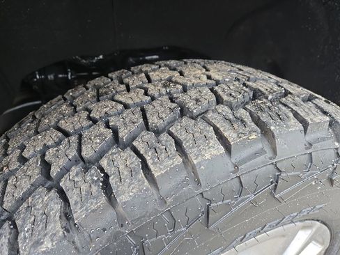 Used 2023 Chevrolet Silverado 3500 High Country image 11