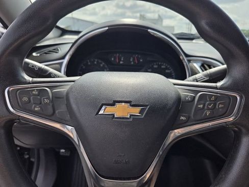 Used 2018 Chevrolet Malibu LT FWD image 24