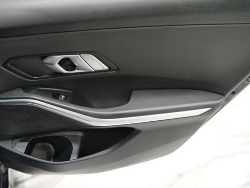 Used 2019 BMW 330i Sedan w/ Convenience Package RWD image 42