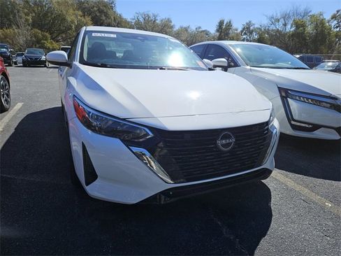 Used 2024 Nissan Sentra SV image 4