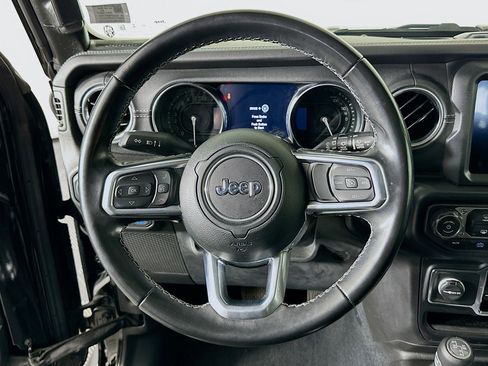 Used 2022 Jeep Wrangler Sahara image 17