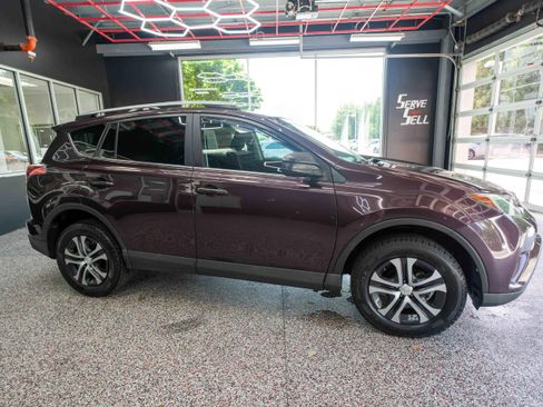 Used 2018 Toyota RAV4 LE w/ All Weather Liner Package AWD/4WD image 5