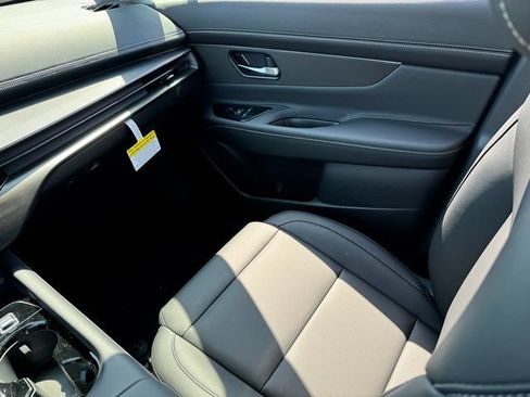 Used 2025 Nissan Murano SV AWD/4WD image 11