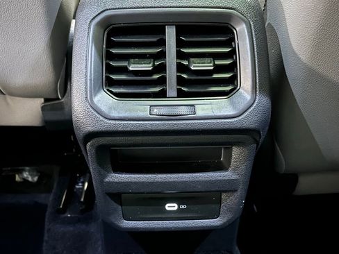Used 2022 Volkswagen Taos SE image 23