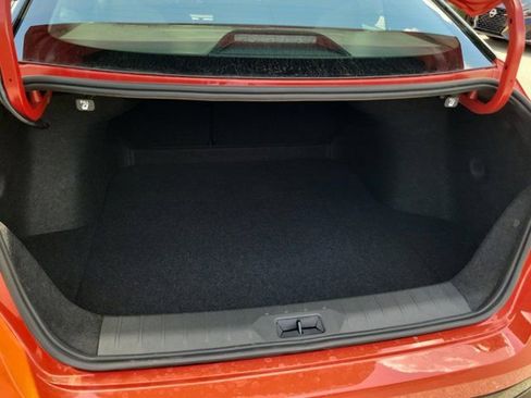 New 2026 Nissan Sentra SR w/ Floor Mat Package FWD image 5