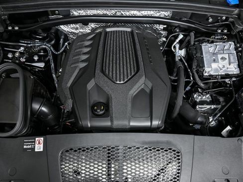 New 2026 Porsche Macan image 35