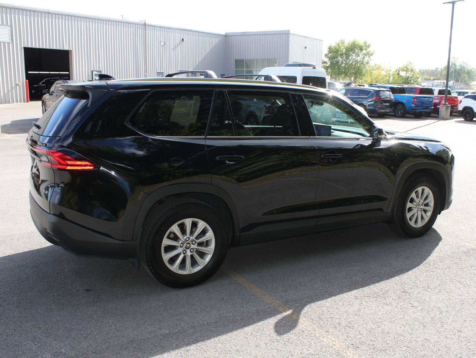 Used 2024 Toyota Grand Highlander AWD Hybrid image 4