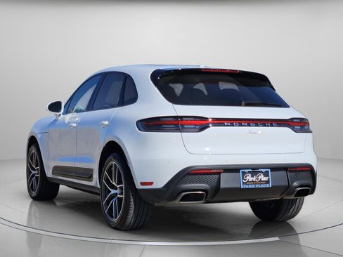 Certified 2026 Porsche Macan image 3