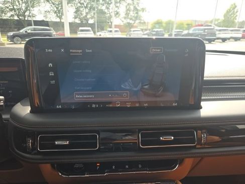 Used 2025 Lincoln Aviator Black Label AWD/4WD image 6