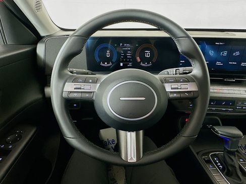 Used 2025 Hyundai Kona SEL image 11