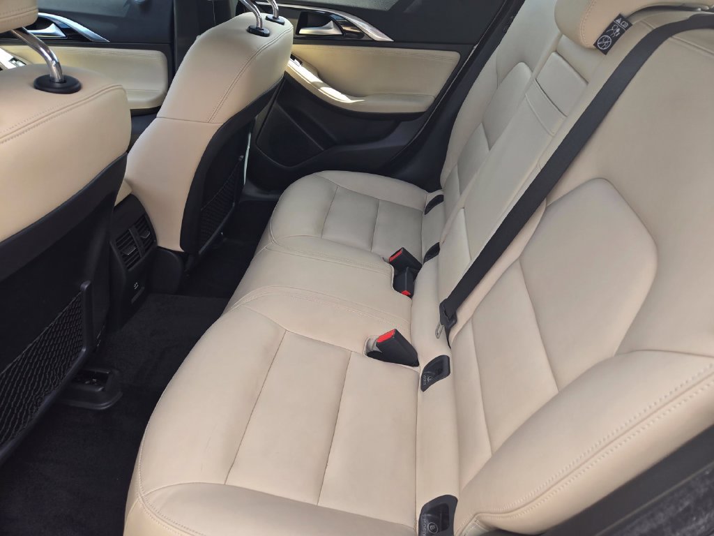 Used 2017 INFINITI QX30 Premium w/ Navigation Package AWD/4WD image 12