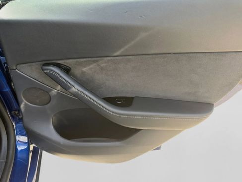 Used 2020 Tesla Model Y Long Range image 24