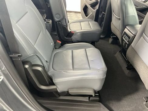 Used 2020 Chevrolet Traverse LT w/ LT Premium Package AWD/4WD image 12