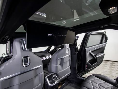 Used 2025 BMW 760i xDrive w/ Executive Package AWD/4WD image 23