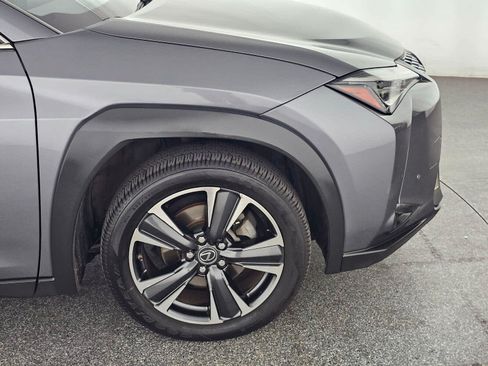 Used 2021 Lexus UX 200 w/ Accessory Package (Z2) FWD image 9
