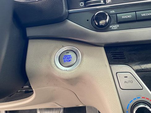 Used 2017 Hyundai Elantra Value Edition w/ Cargo Package image 23