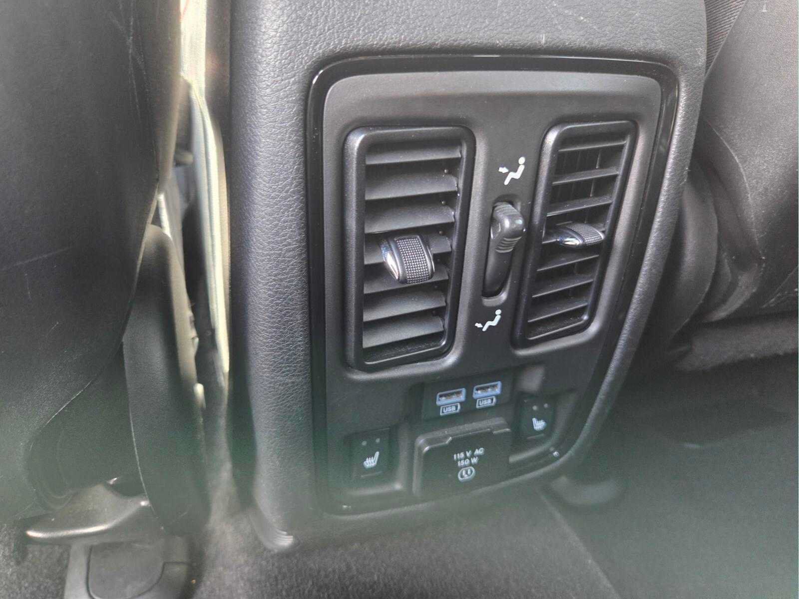 Used 2024 Dodge Durango GT AWD/4WD image 16