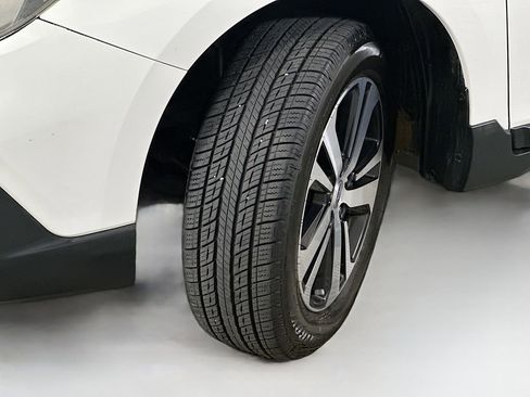 Used 2018 Subaru Outback 2.5i Limited AWD/4WD image 25