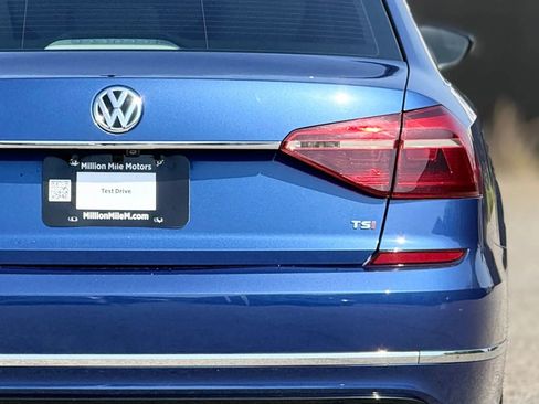 Used 2017 Volkswagen Passat 1.8T R-Line image 14