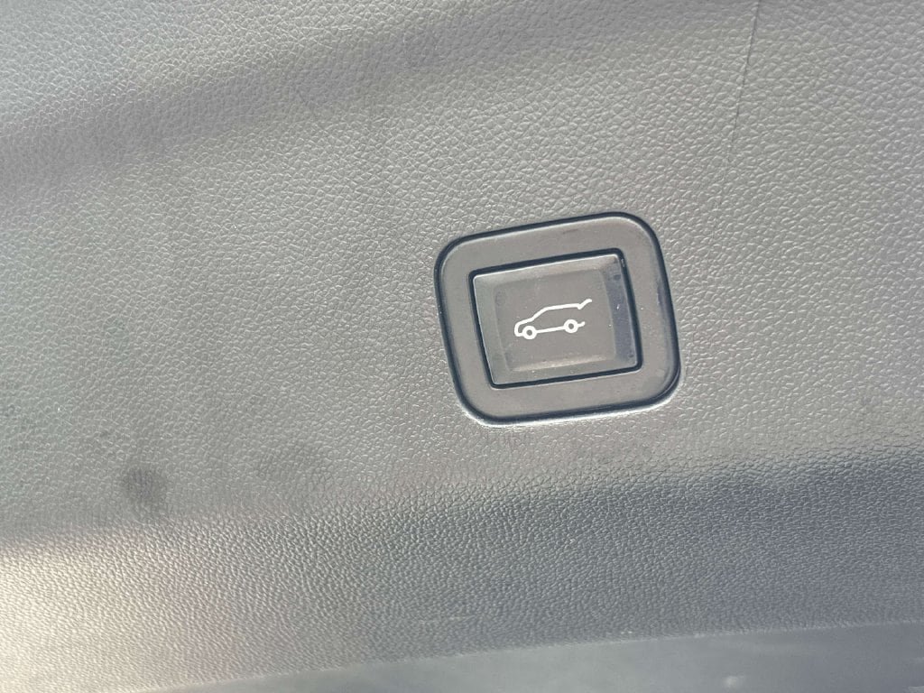 Used 2023 Chevrolet Tahoe High Country AWD/4WD image 14