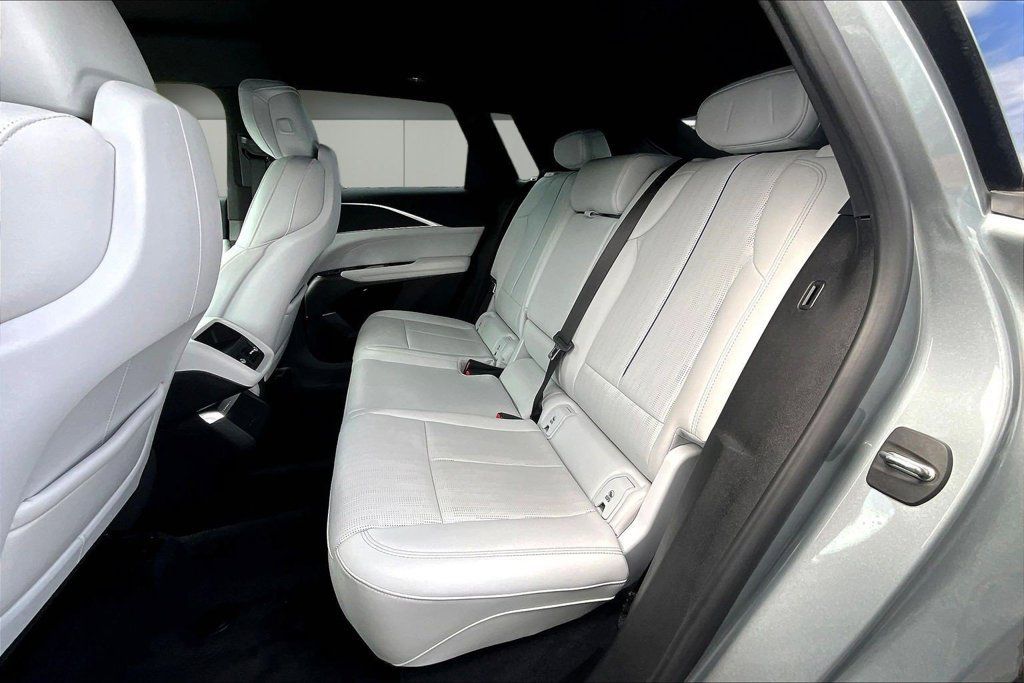 Certified 2024 Cadillac Lyriq Sport AWD/4WD image 21